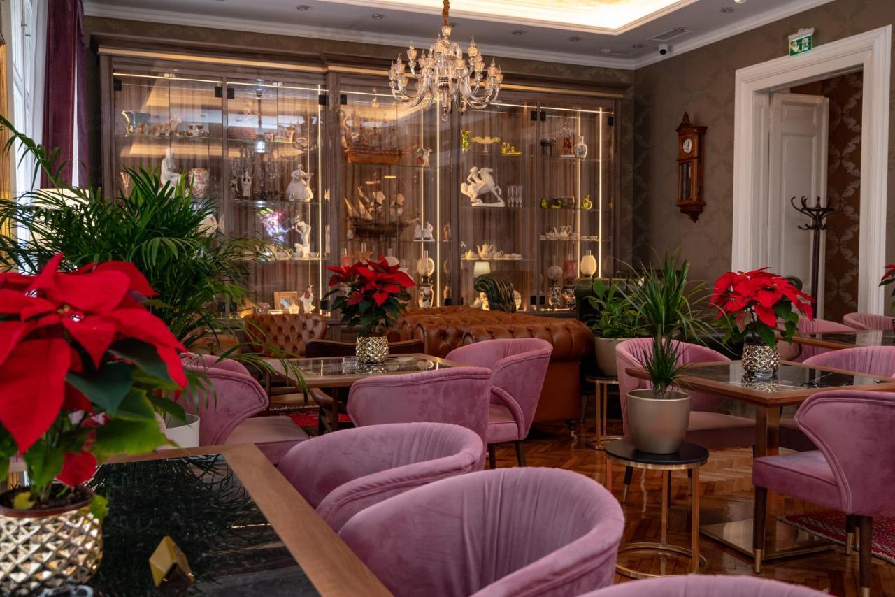 Queen Palace * Novi Sad
