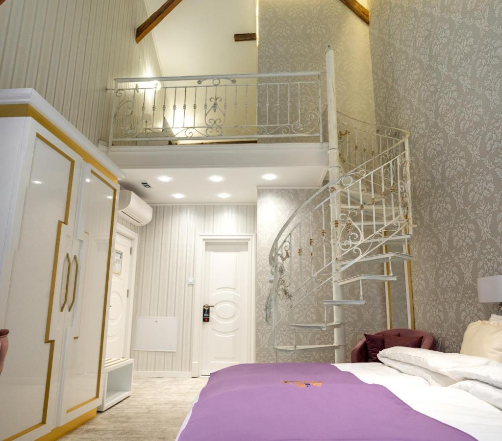 Hotel Queen Palace
