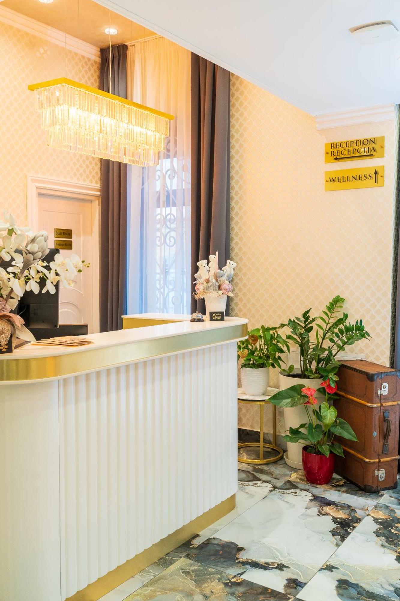 Queen Palace * Novi Sad